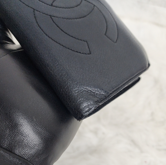 ๐ฏ % Authentic Vintage Chanel black Caviar Leather Wallet - Picture 12 of 17